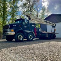 Robertson Crane logo