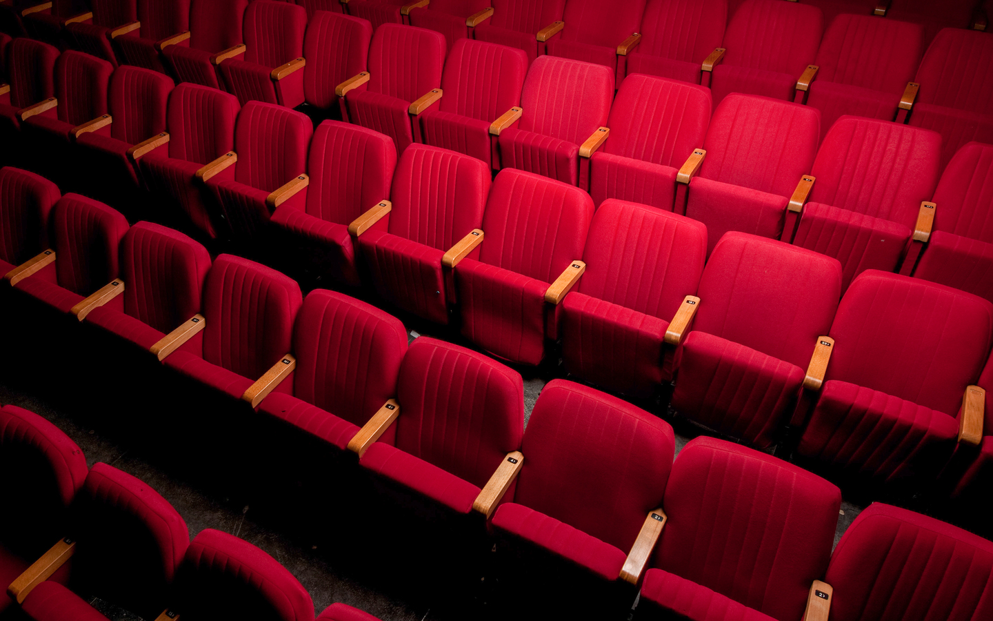 Doll House Entertainment logo