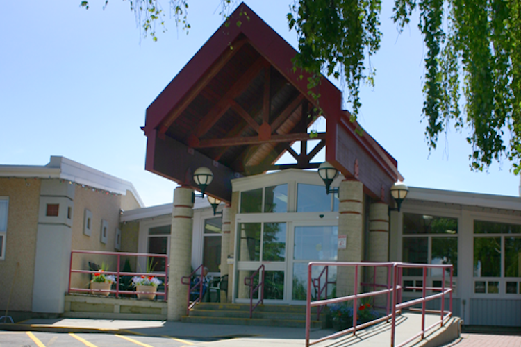 Clearview Lodge logo